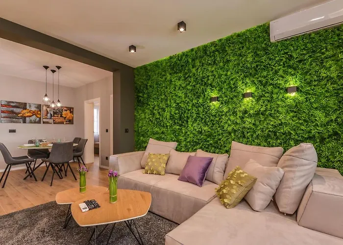 Urban Eden - Lux & Style, 2-Bedroom, 2-Bathroom