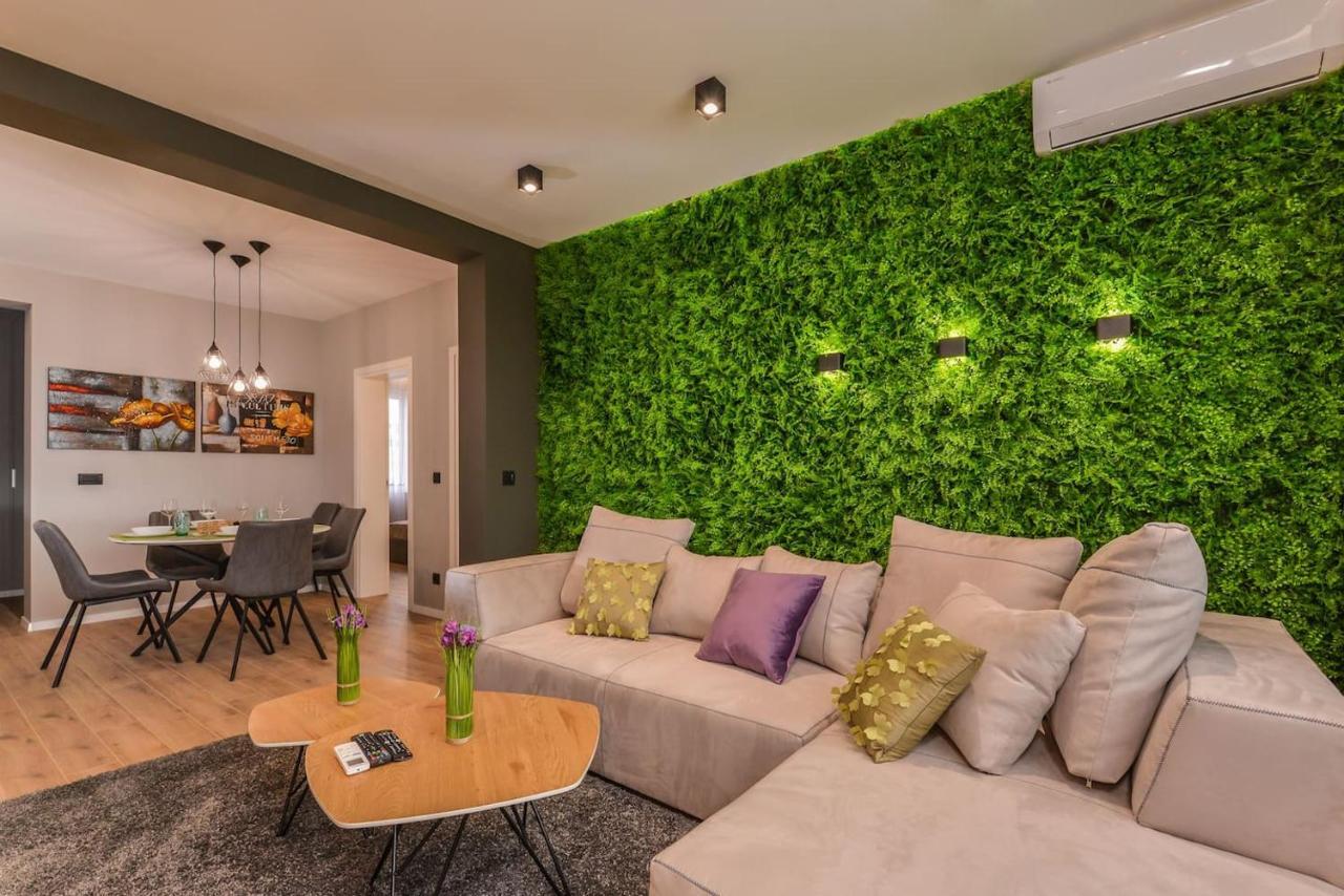 Urban Eden - Lux & Style, 2-Bedroom, 2-Bathroom Apartment *