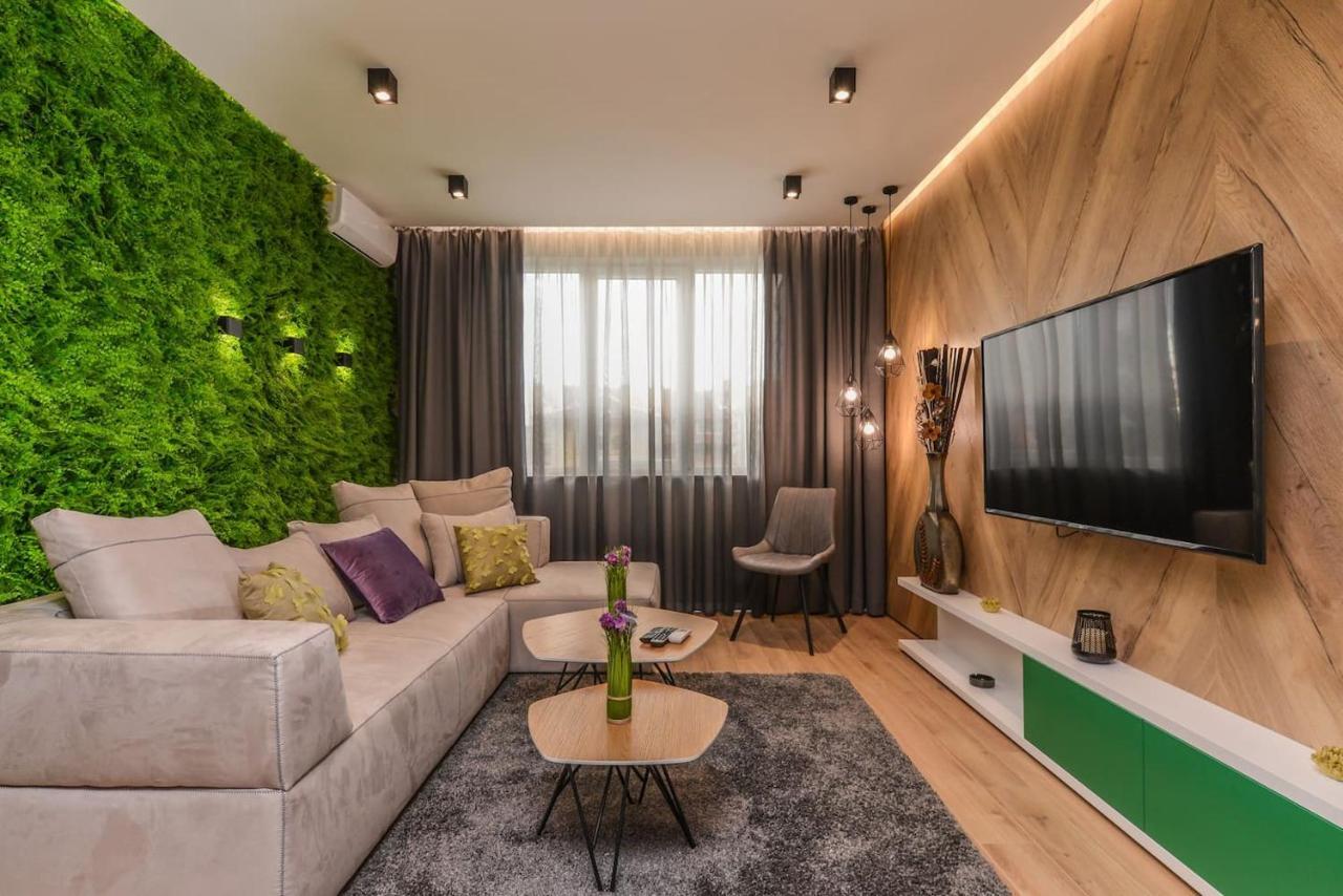 Urban Eden - Lux & Style, 2-Bedroom, 2-Bathroom Apartment